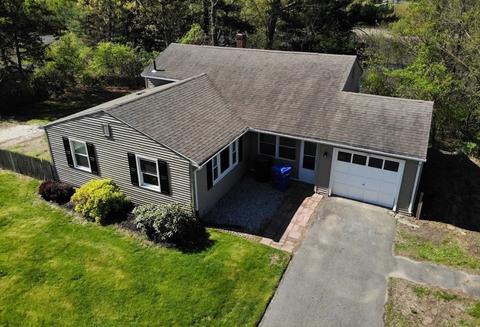 123 Garvey Dr, Springfield, MA 01109 photo 1