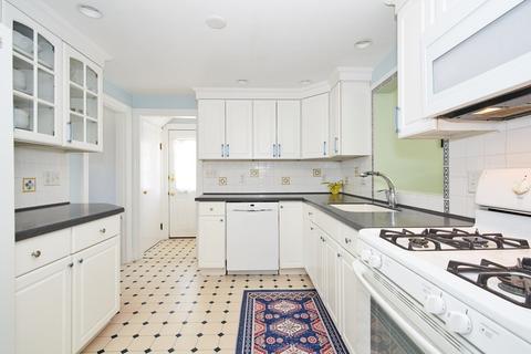 70 Sprague St, Dedham, MA 02026 photo 9