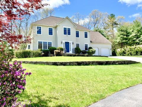 4 Blackthorn Dr, Worcester, MA 01609 photo 1