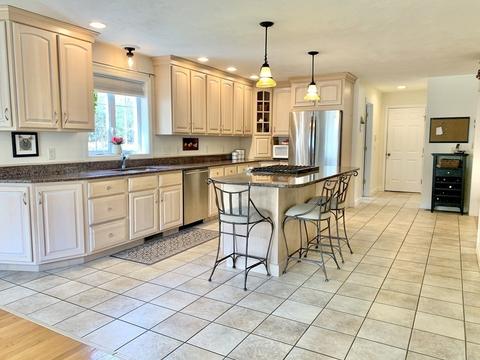 4 Blackthorn Dr, Worcester, MA 01609 photo 7