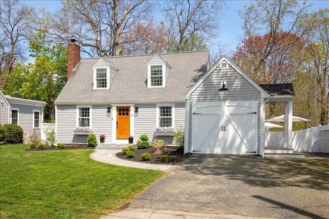 3 Sycamore Ln, Hingham, MA 02043 photo 2
