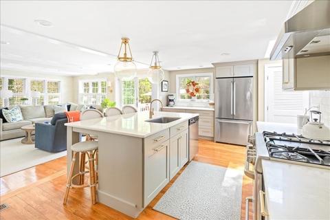 3 Sycamore Ln, Hingham, MA 02043 photo 4