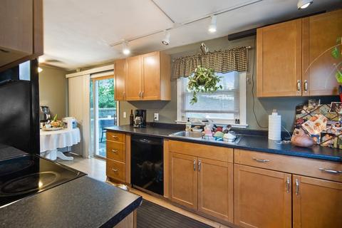 52 Irene St, Springfield, MA 01108 photo 6
