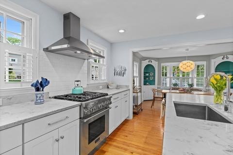 4 Park View Dr, Hingham, MA 02043 photo 2