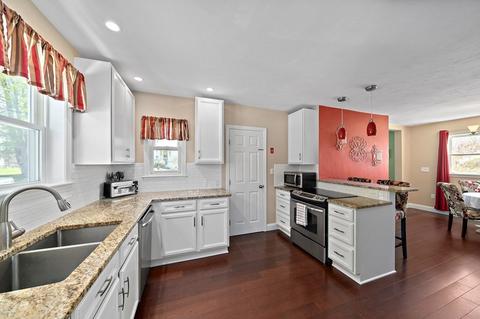 5 Dickerman Ln, Braintree, MA 02184 photo 6