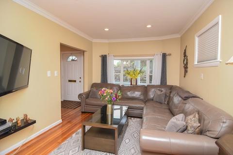 26 Freeman Ave, Everett, MA 02149 photo 12