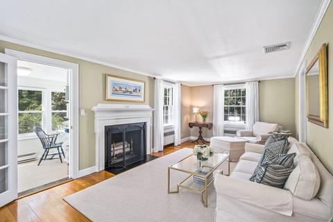 17 Berkeley Rd, Wellesley, MA 02482 photo 2