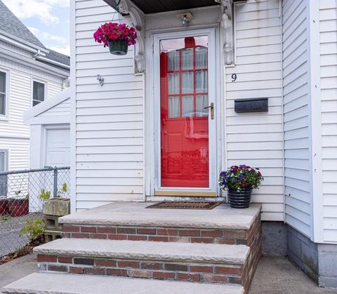 9 Maple St, Gloucester, MA 01930 photo 2