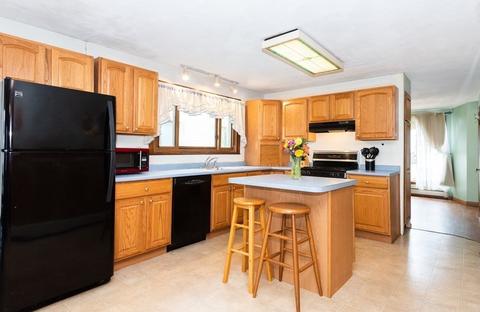 9 Maple St, Gloucester, MA 01930 photo 7