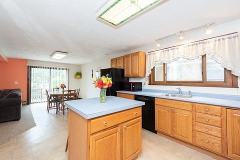 9 Maple St, Gloucester, MA 01930 photo 8