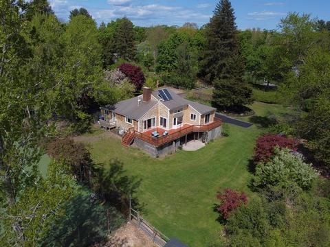 4 Cushing St, Hingham, MA 02043 photo 1