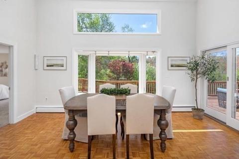 4 Cushing St, Hingham, MA 02043 photo 8