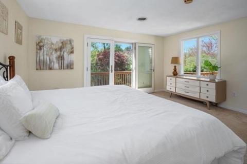 4 Cushing St, Hingham, MA 02043 photo 13