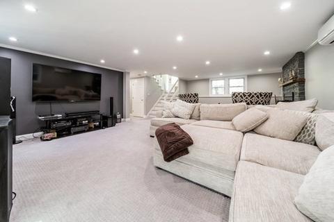 7 Spring St, Danvers, MA 01923 photo 14