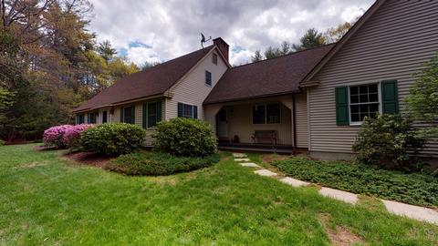 72 Dudley, Brentwood, NH 03833 photo 1