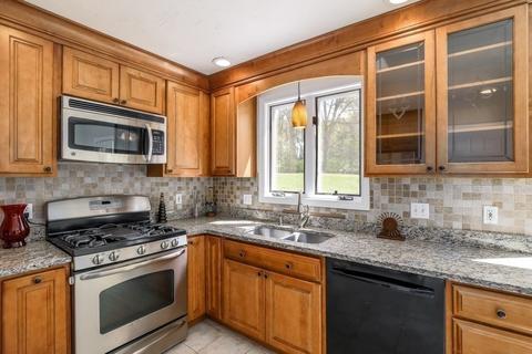 2 Chestnut Hill Dr, Webster, MA 01570 photo 11