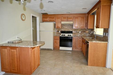 82 Oak Rd, Canton, MA 02021 photo 3
