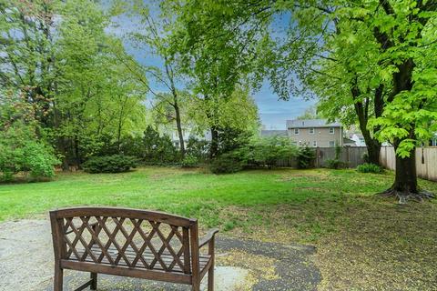 5 Nottingham Dr, Natick, MA 01760 photo 4