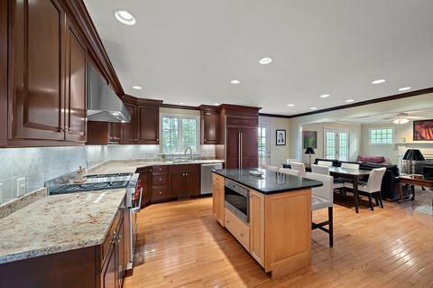 16 Azalea Cir, Dedham, MA 02026 photo 5