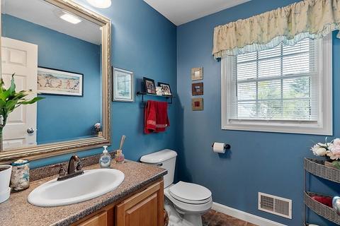 44 Stonepost Rd, Pelham, NH 03076 photo 9
