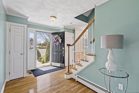 91 Juniper Dr, Saugus, MA 01906 photo 2