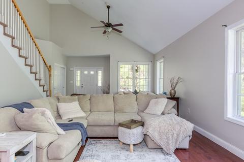 47 Frontier Dr, Pelham, NH 03076 photo 8