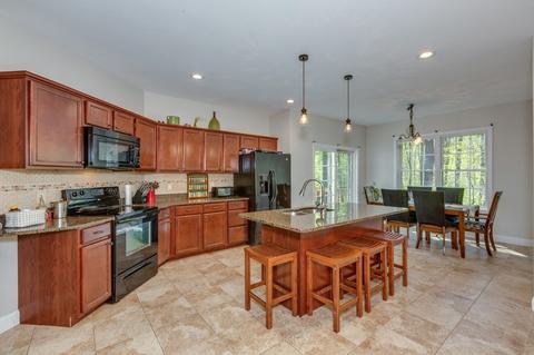 47 Frontier Dr, Pelham, NH 03076 photo 12