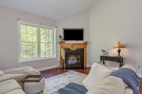 47 Frontier Dr, Pelham, NH 03076 photo 7