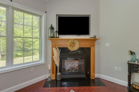 47 Frontier Dr, Pelham, NH 03076 photo 9