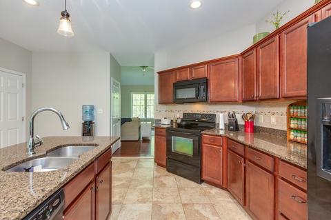 47 Frontier Dr, Pelham, NH 03076 photo 13