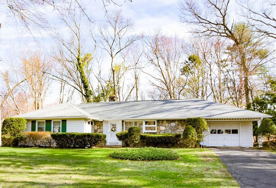 541 Roosevelt Ave, Springfield, MA 01118 20 Photos MLS 72831730