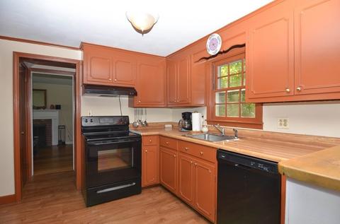 44 Fenway Dr, Springfield, MA 01119 photo 4