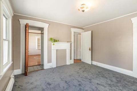 8 Mansfield St, Gloucester, MA 01930 photo 4