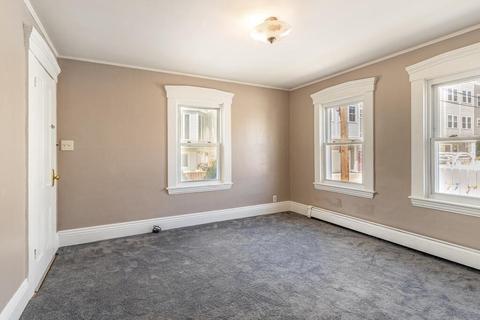 8 Mansfield St, Gloucester, MA 01930 photo 5