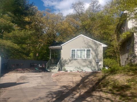 3 Oakwood Ter, Springfield, MA 01109 photo 1