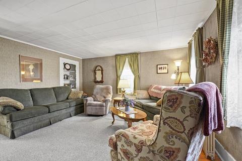 467 Main St, Clinton, MA 01510 photo 4