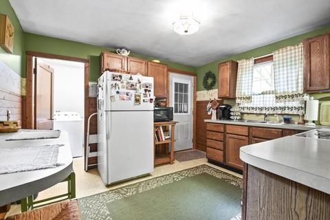 467 Main St, Clinton, MA 01510 photo 8