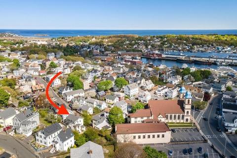 2 Perkins St, Gloucester, MA 01930 photo 4