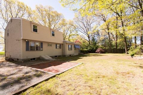 138 Stonehaven Rd, Fall River, MA 02723 photo 4