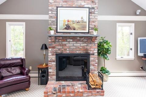 7 Saw Mill Pond Rd, Hingham, MA 02043 photo 5