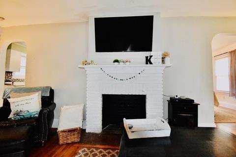 37 Chilson St, Springfield, MA 01118 photo 6