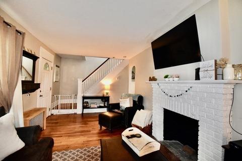 37 Chilson St, Springfield, MA 01118 photo 9