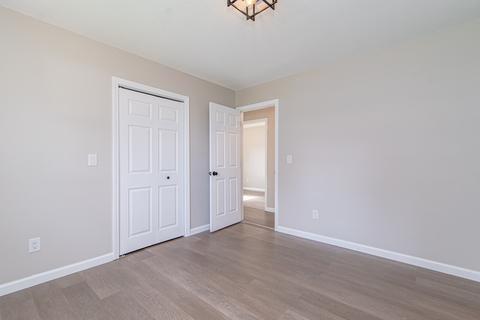105 Joan St, Springfield, MA 01129 photo 24