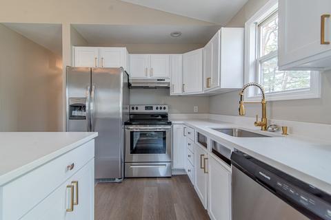 105 Joan St, Springfield, MA 01129 photo 14