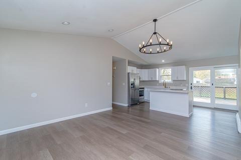 105 Joan St, Springfield, MA 01129 photo 21
