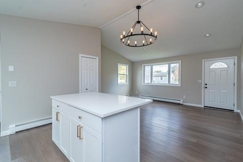 105 Joan St, Springfield, MA 01129 photo 15
