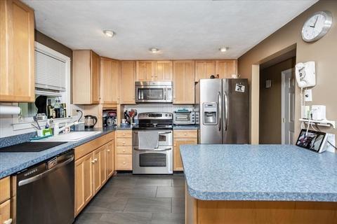 142 Spring St, Stoneham, MA 02180 photo 9