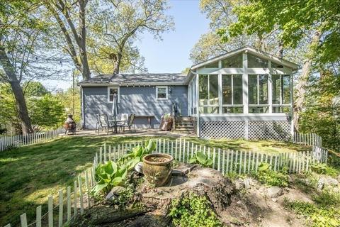 142 Spring St, Stoneham, MA 02180 photo 3
