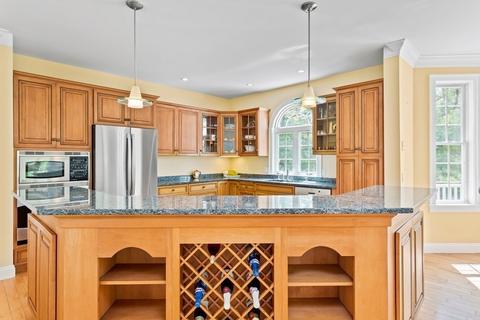 121 Fall Ln, Franklin, MA 02038 photo 9
