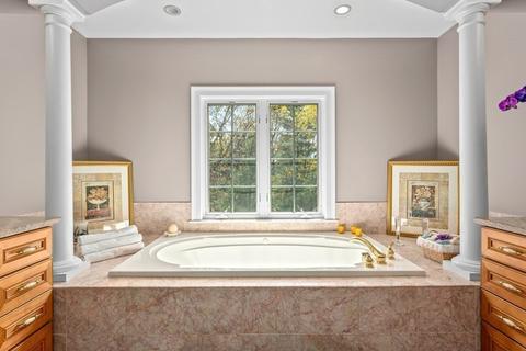 121 Fall Ln, Franklin, MA 02038 photo 32